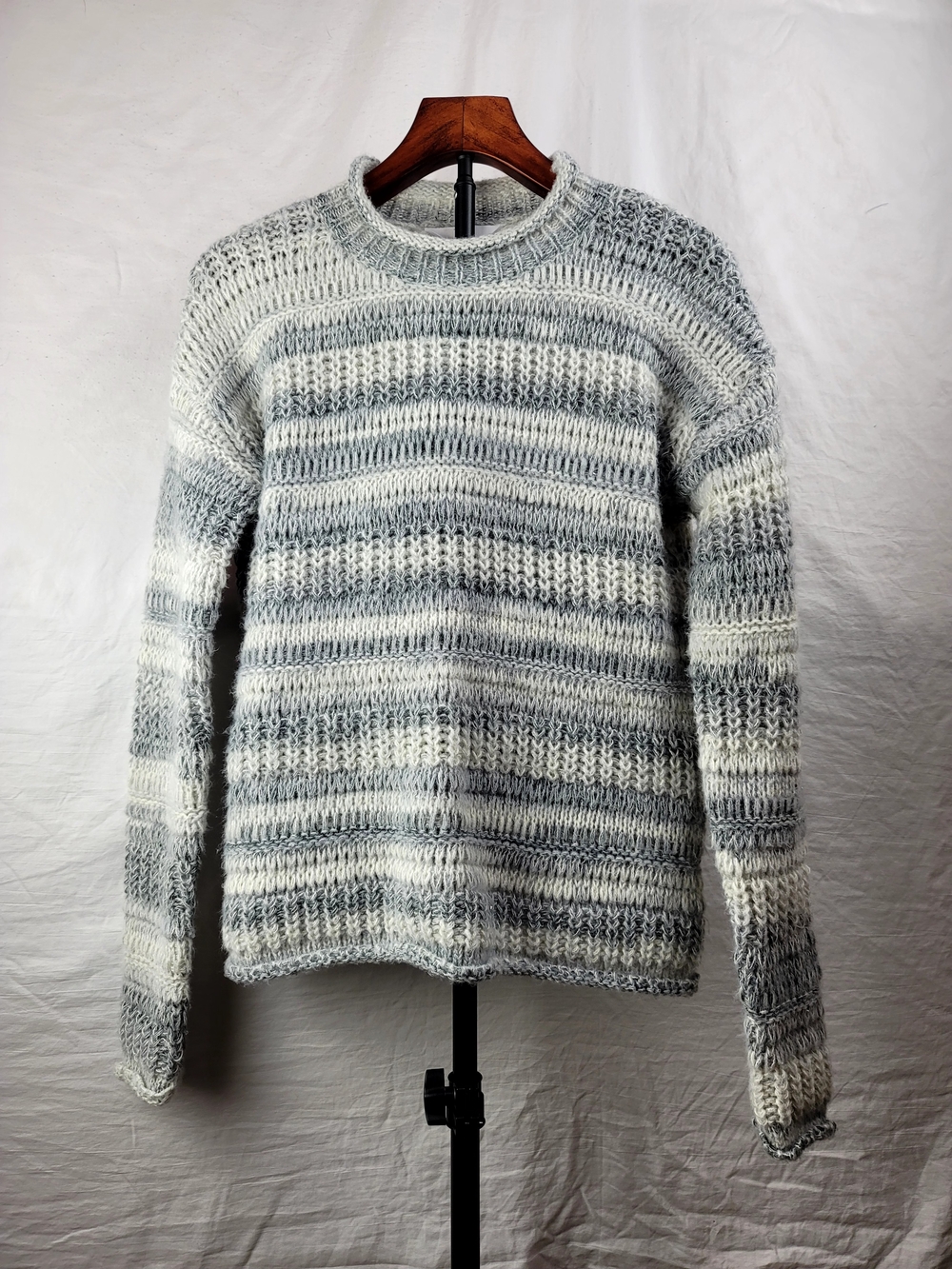 Time and Tru Gray/White Striped Fuzzy Knit Crewneck Pullover Sweater Women XS